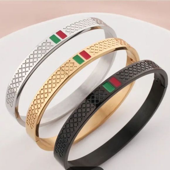 Silvertone Stainless Unisex Bangle Bracelet 8" Red & Green Enamel inlay NWT - Picture 5 of 5